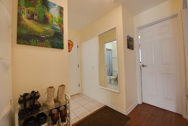 Building Photo - 109 N Gregory St