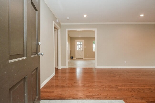 Building Photo - 1437 Wisterwood Dr