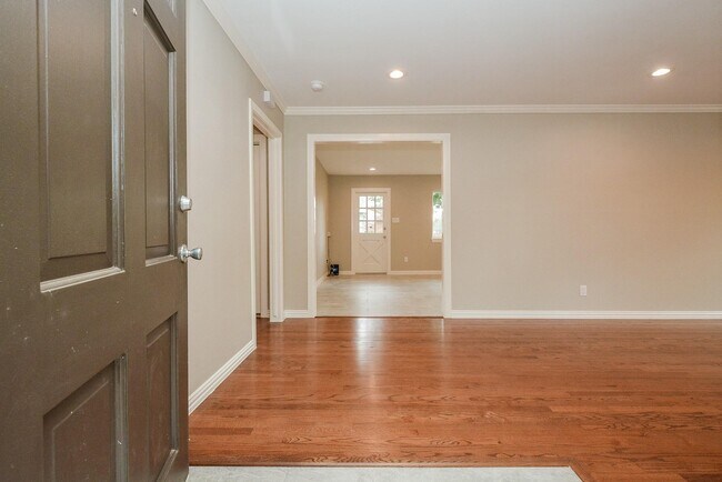Foto del edificio - 1437 Wisterwood Dr