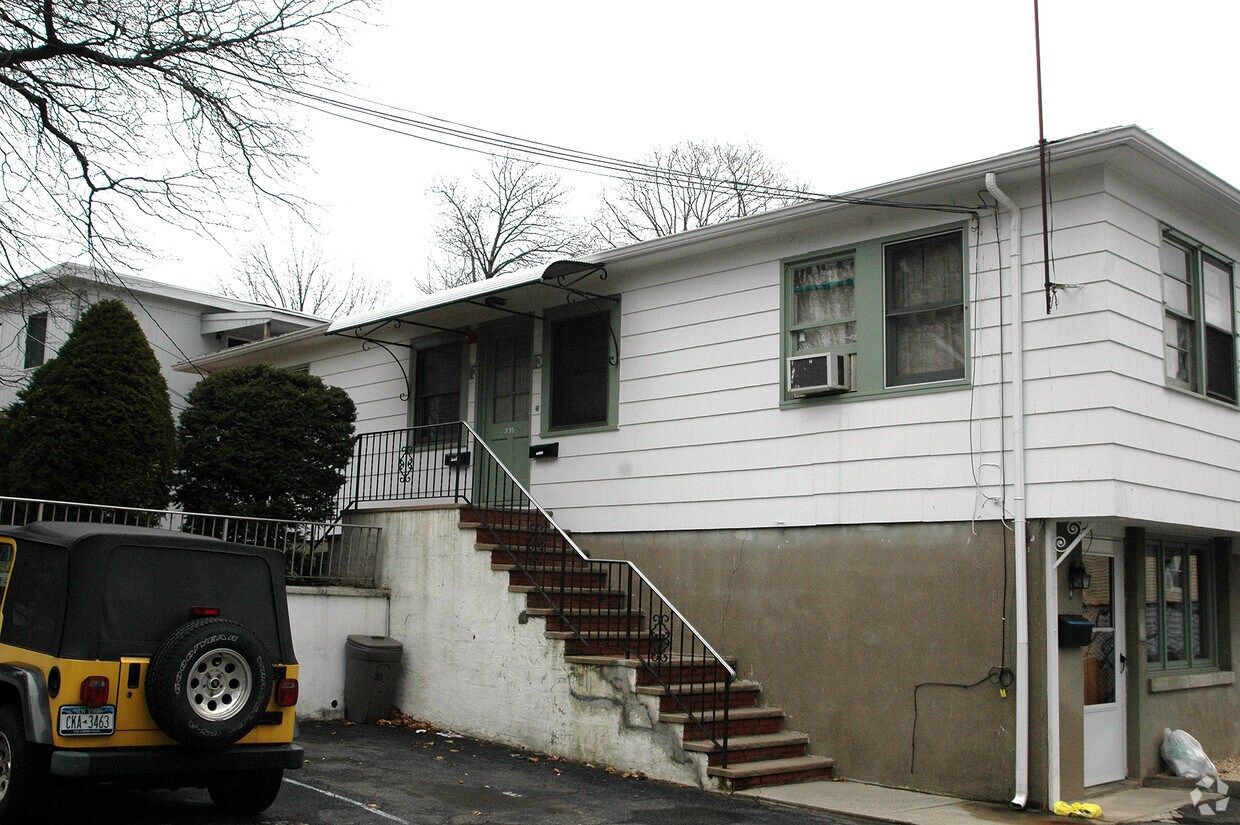Building Photo - 335 Paterson Ave