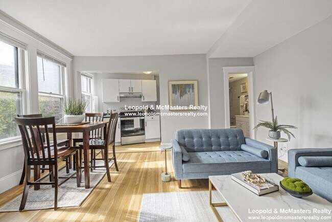 Building Photo - 110 Lanark Rd