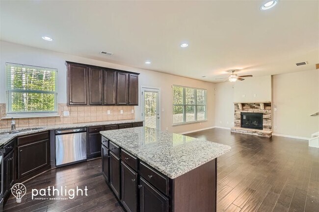 Foto del edificio - 4050 Tarnwood Place, Douglasville, GA, 30135