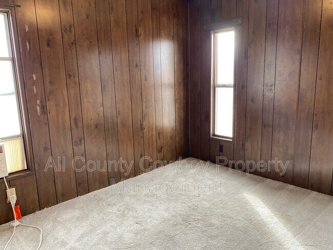 Foto del edificio - 954 N McCue St