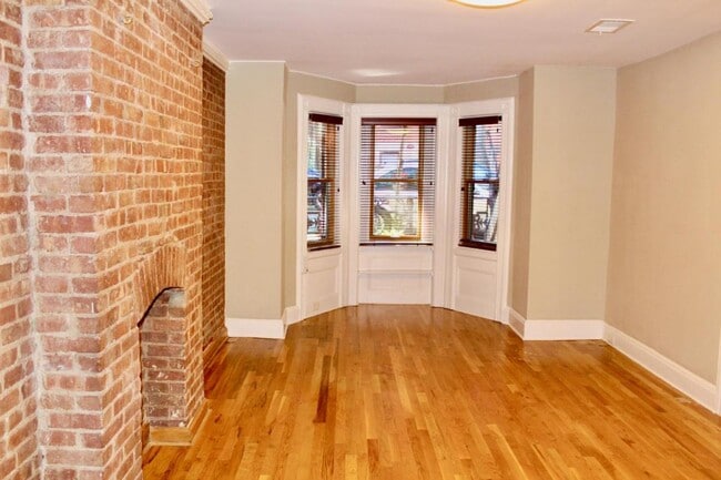 Building Photo - 254 4th St