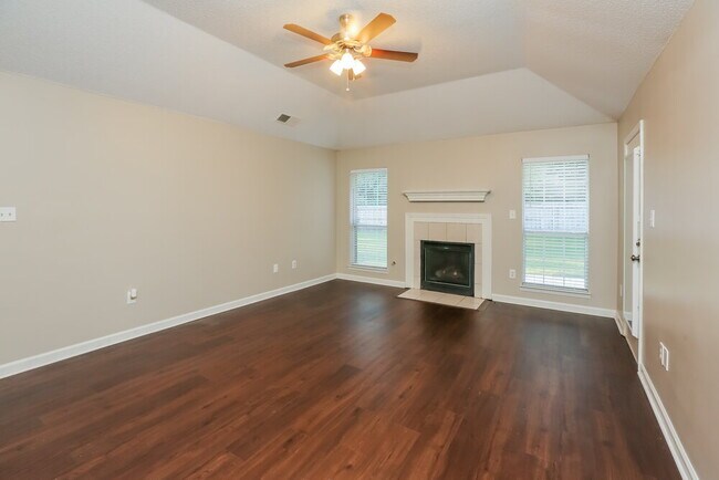 Building Photo - 6205 Morgan Manor Cove