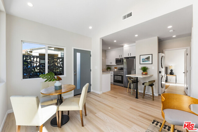 Foto del edificio - 2656 S Garth Ave