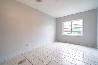 Building Photo - 6417 Rolla St