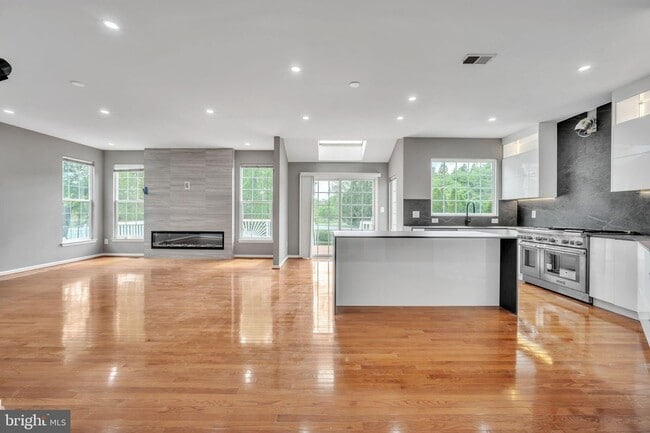 Building Photo - 20195 Hidden Creek Ct