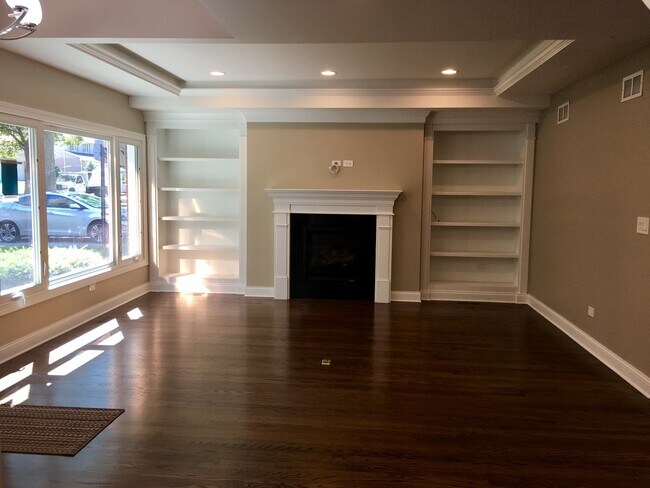 Foto del edificio - 5128 Ellington Ave