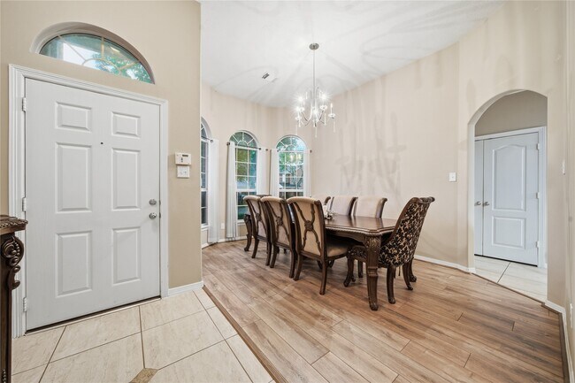 Foto del edificio - 5106 Westwood Pines Dr