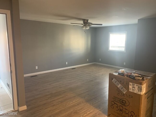 Building Photo - 1 br, 1 bath House - 907 Main St 1 Unit 1