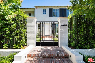 Building Photo - 152 S Camden Dr