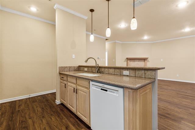 Building Photo - 5875 Pecan Chase