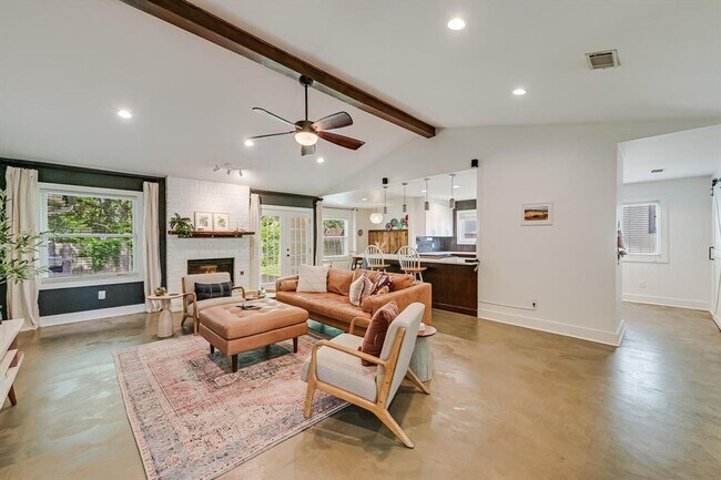 Foto del edificio - 9012 Texas Oaks Dr