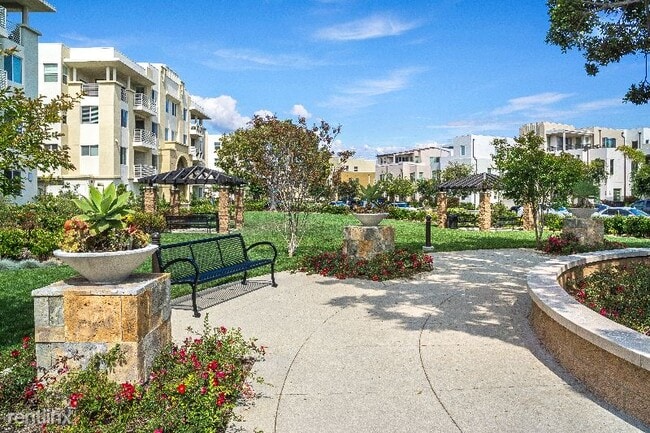Building Photo - 2 br, 2 bath Condo - 12920 Central Ave 304...