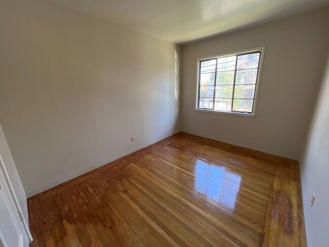 Building Photo - A Must See! Spacious 2-Bedroom Apartment w...