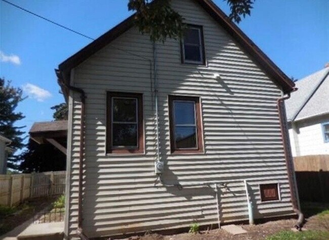 Building Photo - 417 Seymour Court