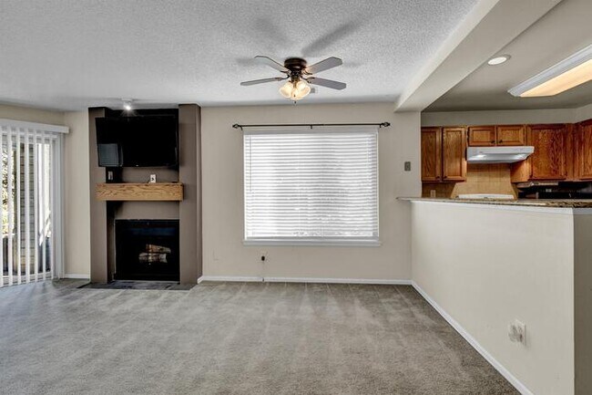 Building Photo - 3684 Iguana Dr