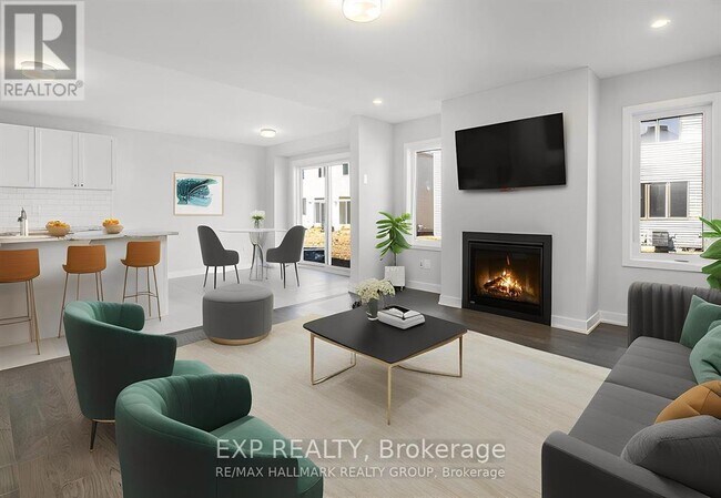 Building Photo - 1027 Showman St