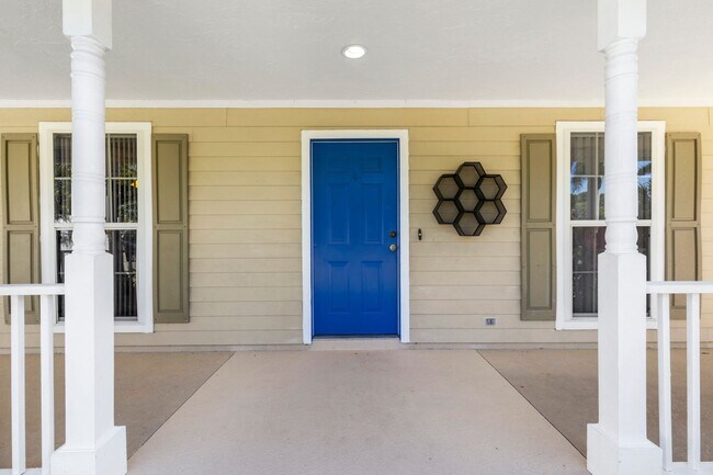 Building Photo - Charming Renovated 4BR/3BA Single Family Home