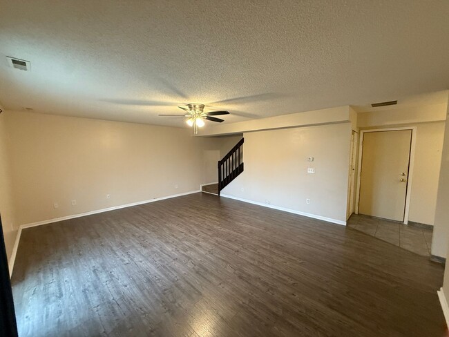 Foto del edificio - 6316 High Point Run