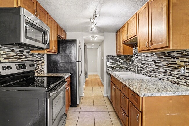 Building Photo - 9867 E Peakview Ave