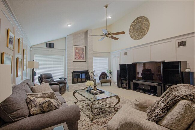 Building Photo - 8320 Cedarspur Dr