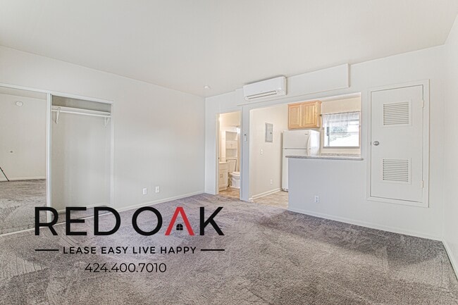 Building Photo - 380 S Sierra Madre Blvd