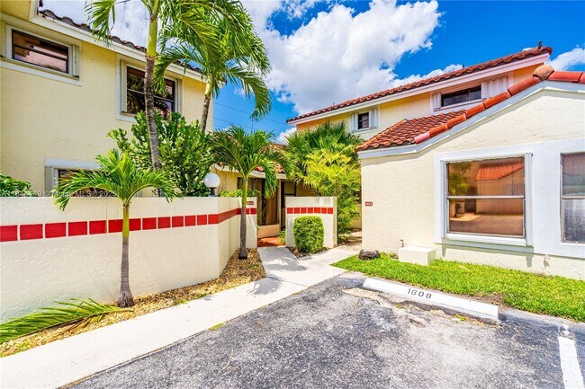 Building Photo - 1612 San Remo Cir