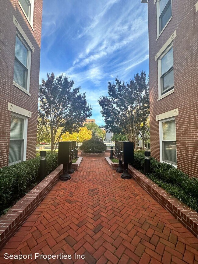 Foto del edificio - 1 br, 1.5 bath House - 910 Powhatan Street...