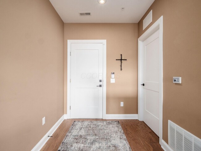 Building Photo - 5211 Highpointe Lakes Dr