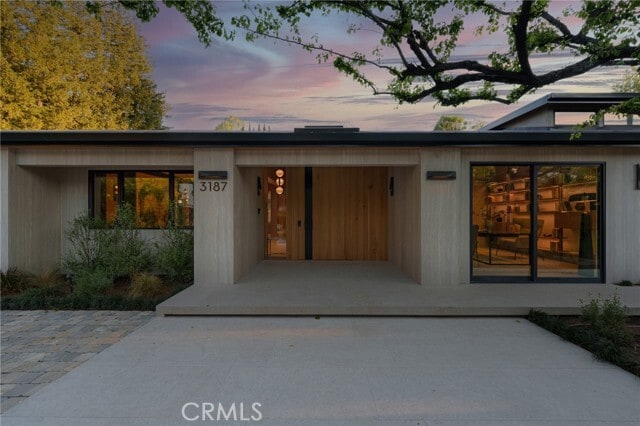 Foto del edificio - 3187 Oakdell Rd