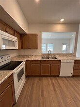 Building Photo - 2806 W Mockingbird Ln