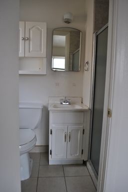 Building Photo - Cozy Home