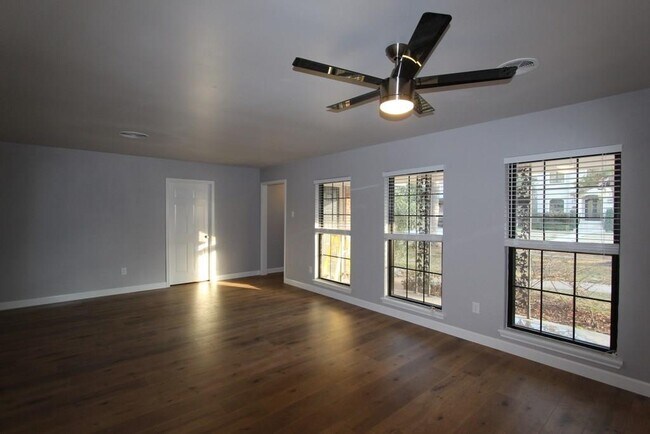 Building Photo - 4508 Valerie St