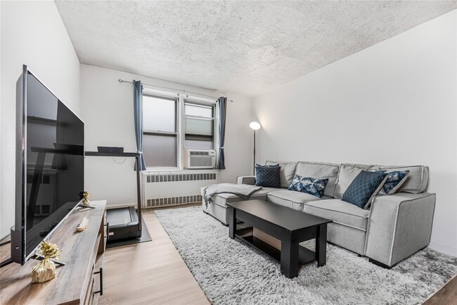 Foto del edificio - 103-26 68th Ave