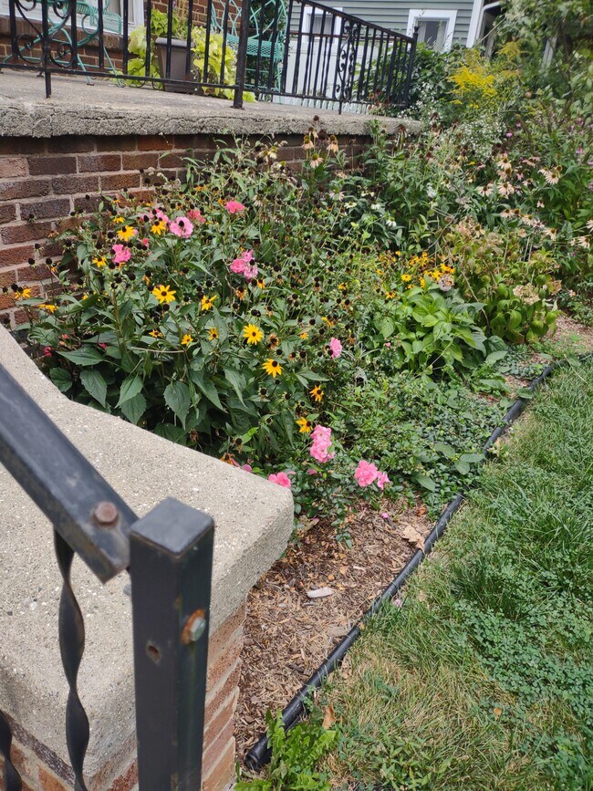 Foto del edificio - 1722 Harvard Rd