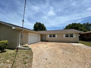 Building Photo - 205 Sunset Ln