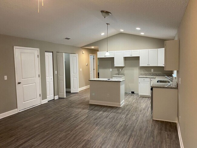 Building Photo - 5357 Oak Trail Ln
