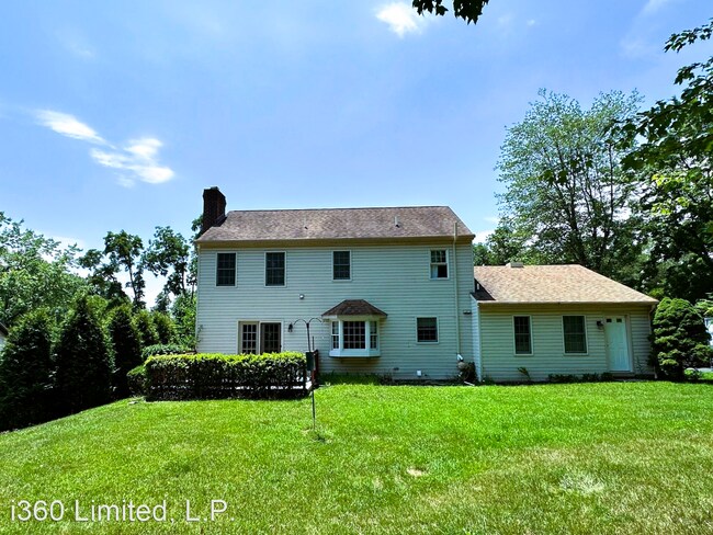 Building Photo - 4 br, 3.5 bath House - 2323 Forest Hills Dr