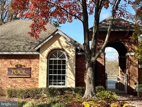 Building Photo - 106 Heritage Blvd