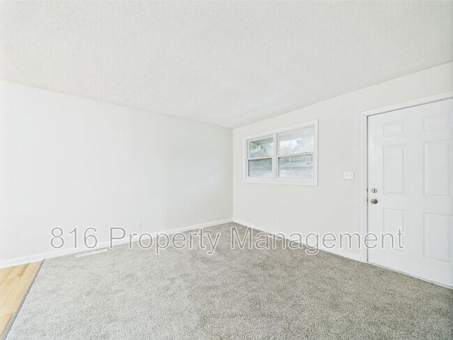 Foto del edificio - 7804 E 51st St