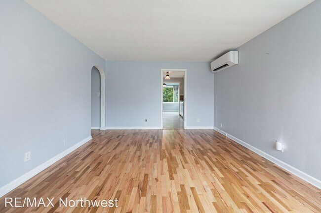 Foto del edificio - 2 br, 1 bath House - 1223 Puget ST NE