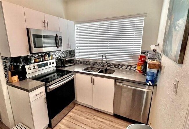 Foto del edificio - 1074 NW 49th St