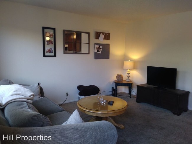 Building Photo - 2 br, 1 bath Room For Rent - 621 W 7th St