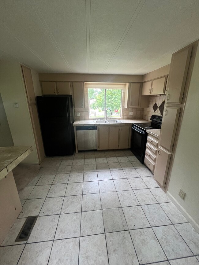 Building Photo - 1412 Hopi Trl