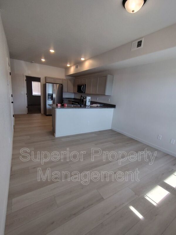 Foto del edificio - 1536 Carol Ann Wy