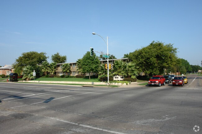 Building Photo - Upper E - Coral Gates (OLD)