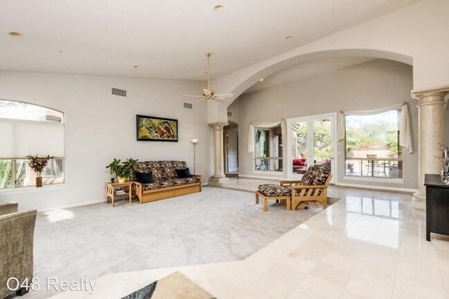Building Photo - 4 br, 2.5 bath House - 12476 E Altadena Ave