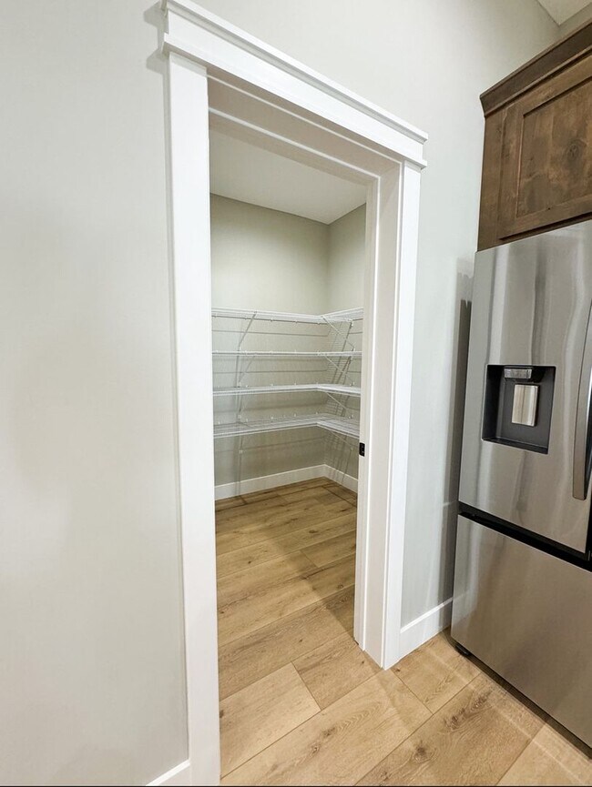 Building Photo - 3bd/2ba duplex (Callie Court)